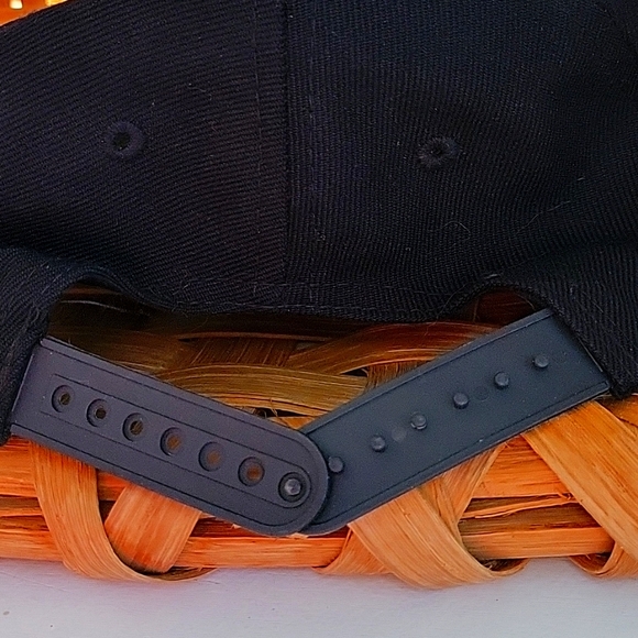 Slurpee 50th Limited EDITION BLACK CAP, NEON LOGO, WHITE LETTERING, 2016 STICKER - Picture 3 of 5